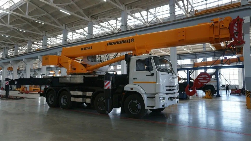 Автокран Ивановец КС-65740-6 на шасси КАМАЗ-6540